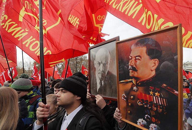 ​Revolución Bolchevique: Rusia celebra 100 años con Lenin junto al genocida Stalin