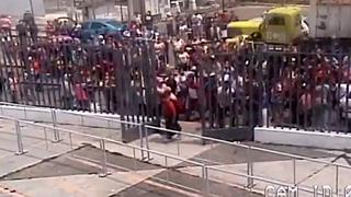 México: familiares fuerzan entrada a penal y causan destrozos | VIDEO