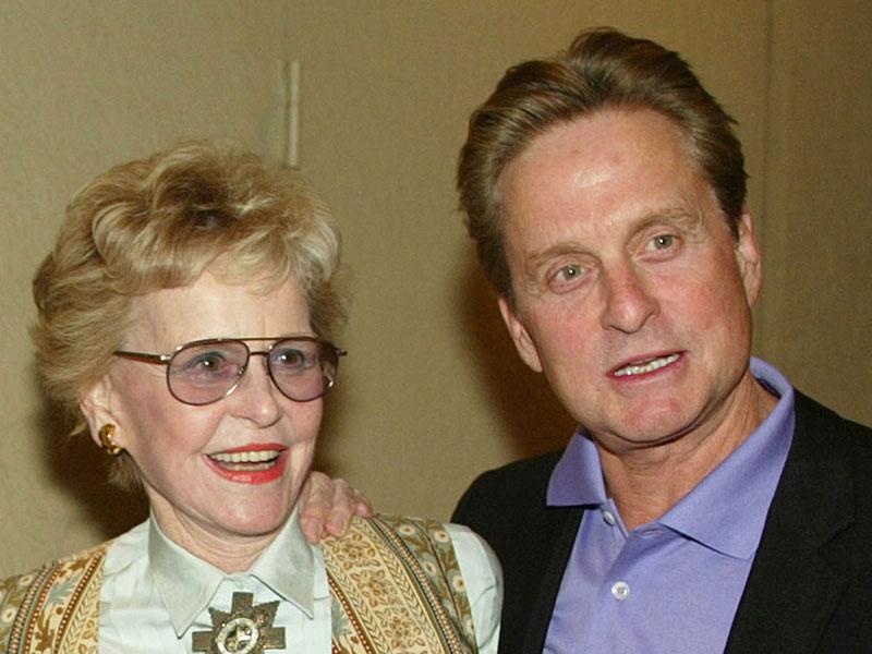 Diana Douglas, madre de Michael Douglas, muere a los 92 años 