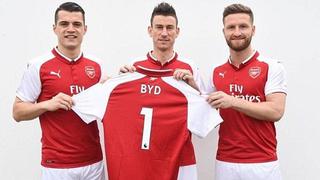 Estafan al Arsenal al firmar “gran” contrato publicitario con marca de autos