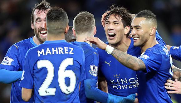 Leicester se coloca líder, United tropieza y City rescata un punto 
