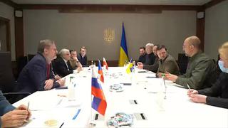 Ucrania: tres primeros ministros europeos se juegan la vida al llegar a Kiev en medio de bombazos rusos