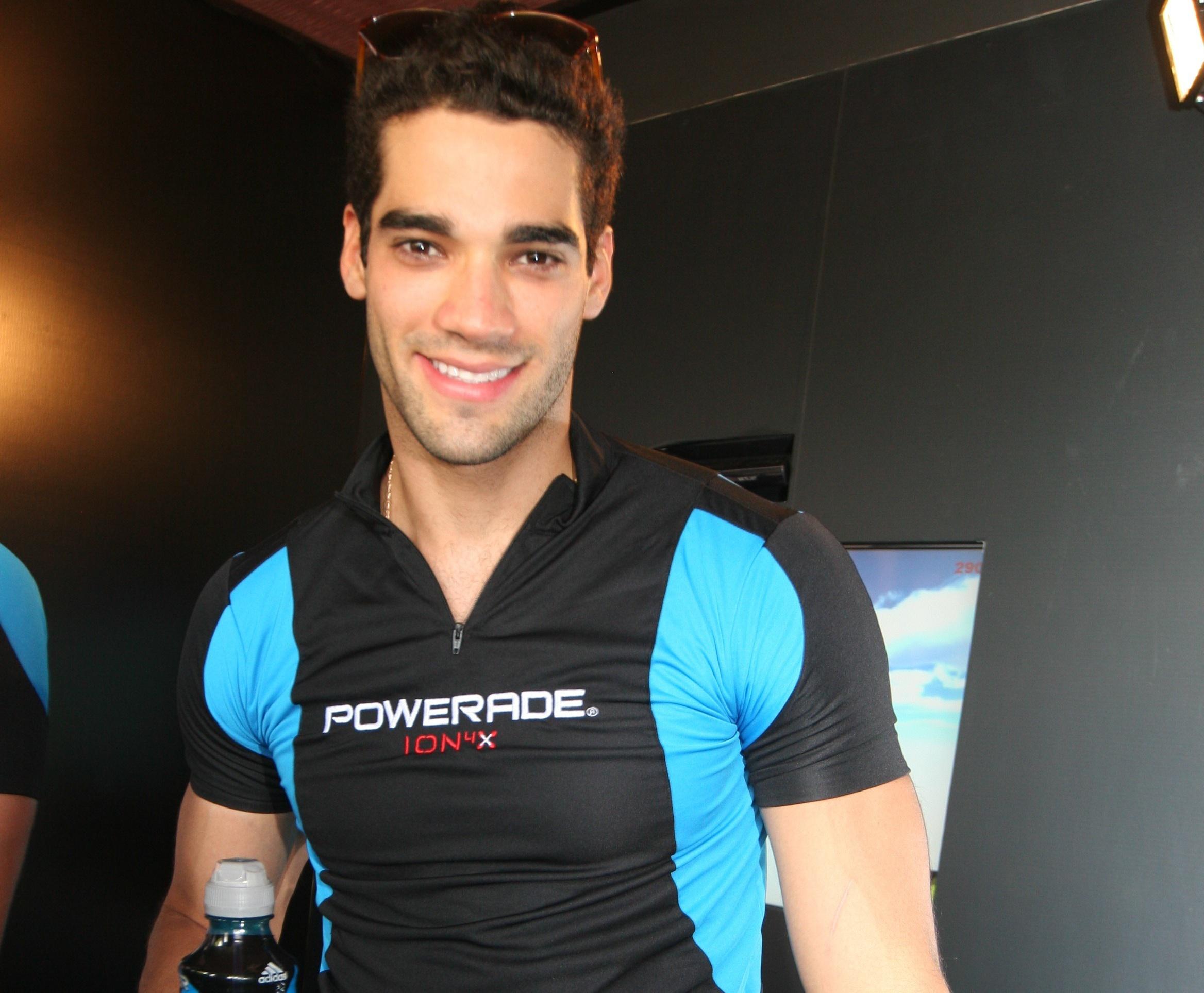 Guty Carrera tendrá libro autobiográfico 