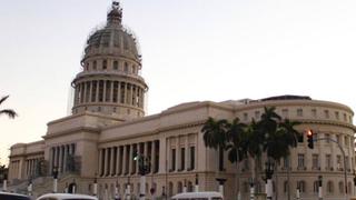 Régimen cubano retrocede y autoriza abrir pequeñas y medianas empresas