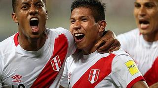 Perú vence 2-1 a Uruguay y se aferra al sueño de volver al Mundial