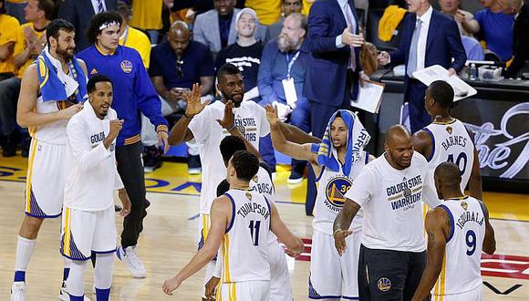 NBA: Warriors aplastan a Cavaliers 110-77 y ponen serie final 2-0