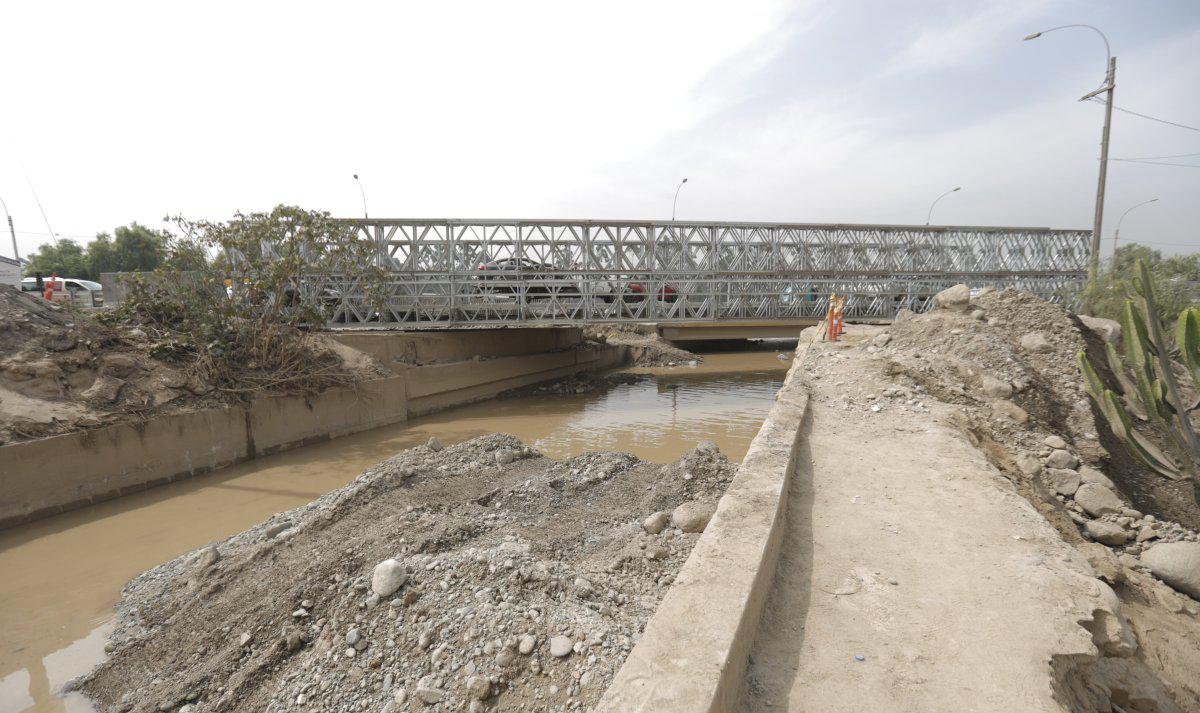 El puente bailey sobre el río Huaycoloro fue clausurado y está bajo evaluación de Emape, informó la Municipalidad de Lima. (Foto: GEC)