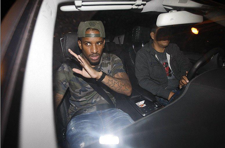 ​Jefferson Farfán paró el tráfico y tuvo bello gesto con dos niños