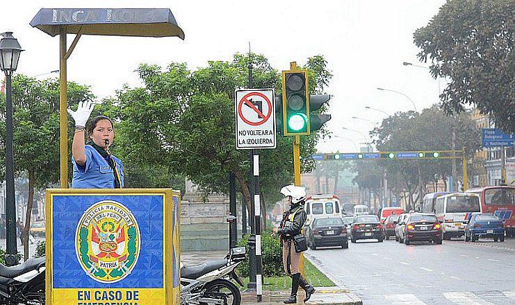Santa Rosa de Lima: Grupo de 200 scouts dirigen tránsito en la capital [VIDEO]