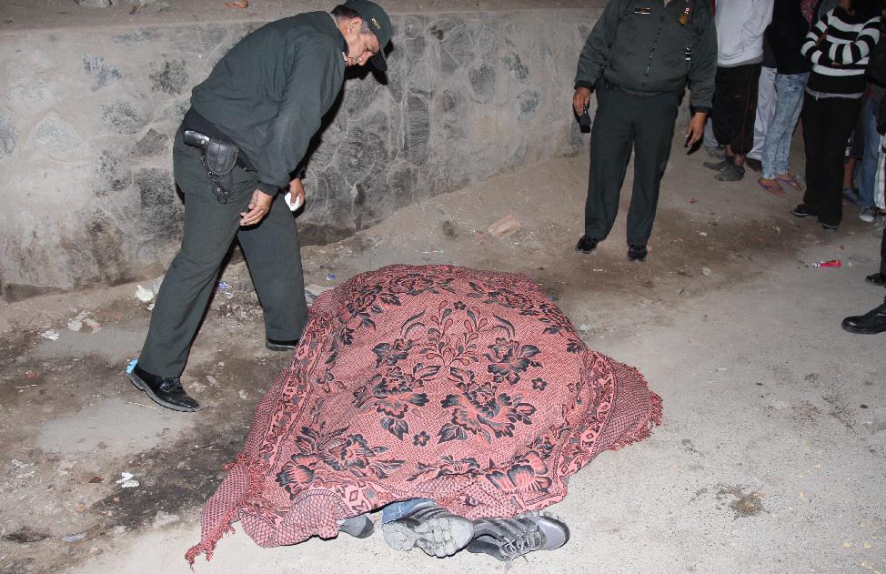 Hallan joven muerto en cerro de SJM