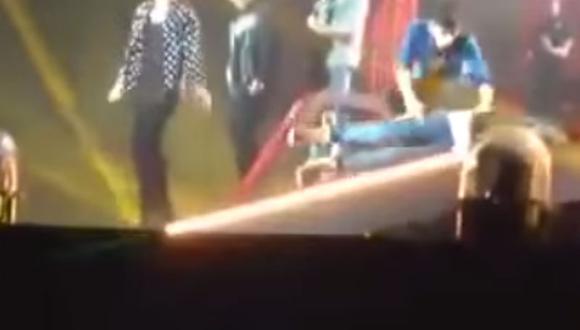 Liam Payne de One Direction tuvo tremenda caída en pleno concierto [VIDEO] 