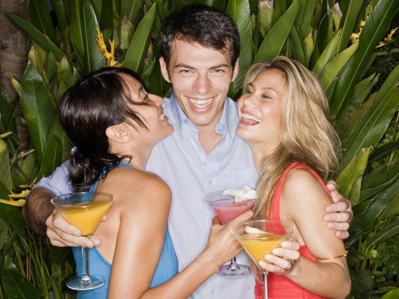 ¡Ni lo pienses! 7 tipos de chicos de los que deberías huir