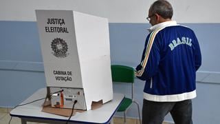 Abren los colegios electorales en Brasil para las presidenciales en primera vuelta