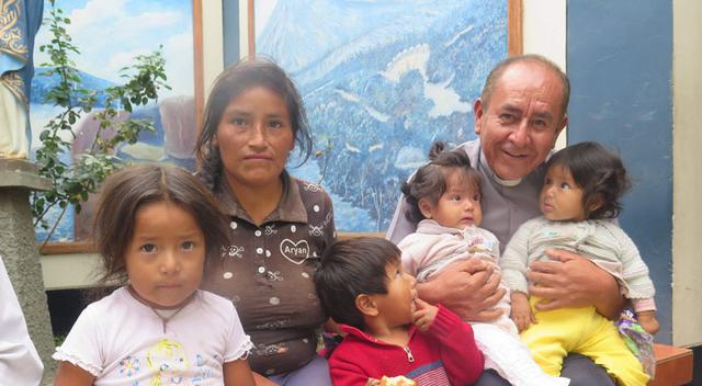 Huánuco: Conoce la increíble historia de amor del padre Oswaldo Rodríguez 