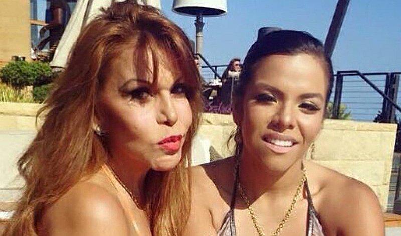 Josetty Hurtado y su madre lucen hermosas con maquillajes en tendencia