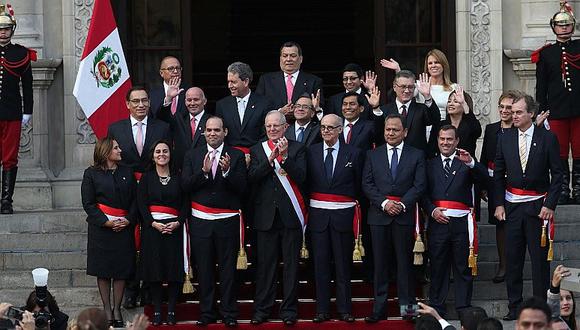 PPK toma juramento a su gabinete de ministros en patio de Palacio de Gobierno