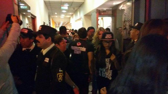 El Gran Show: Mira cómo reaccionaron Mario Hart y Leslie Shaw tras incendio [FOTOS] 