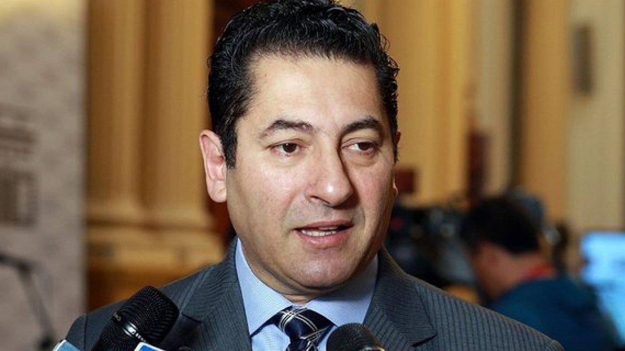 Salvador Heresi renuncia a Peruanos por el Kambio 