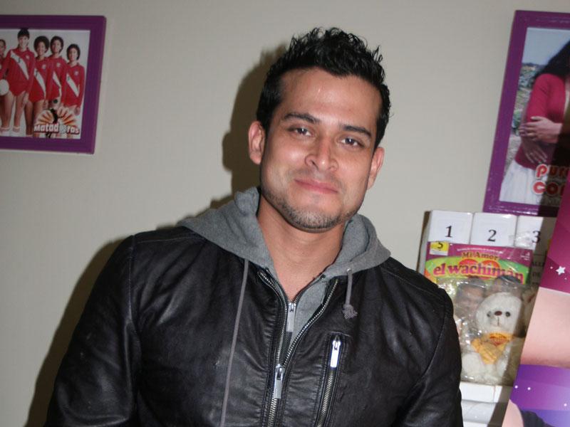 Christian Domínguez sale en defensa de viudo de Edita Guerrero