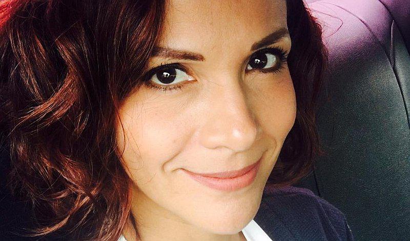 Mónica Sánchez muestra con gran orgullo a su hija graduada [FOTO]