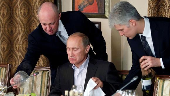 Yevgeny Prigozhin en acción junto a su líder Putin.