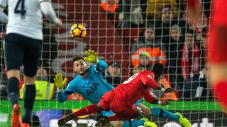 Premier League: Liverpool derrota 2-0 al Tottenham con doblete de Mané