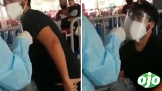 Vacuna Covid-19: Joven casi se baja el pantalón pensando que se aplicaba en las “pompas” | VIDEO