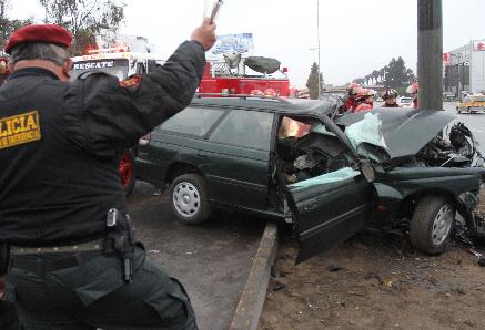 Accidente en la Panamericana Sur deja dos personas heridas