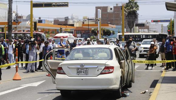 Asesinan a seis integrantes de una familia dentro de su automóvil cuando se dirigían a San Miguel. Foto: GEC