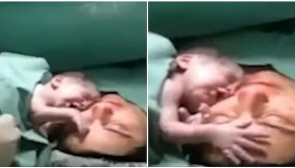 YouTube: bebé recién nacido no suelta por nada del mundo a su mamá (VIDEO)