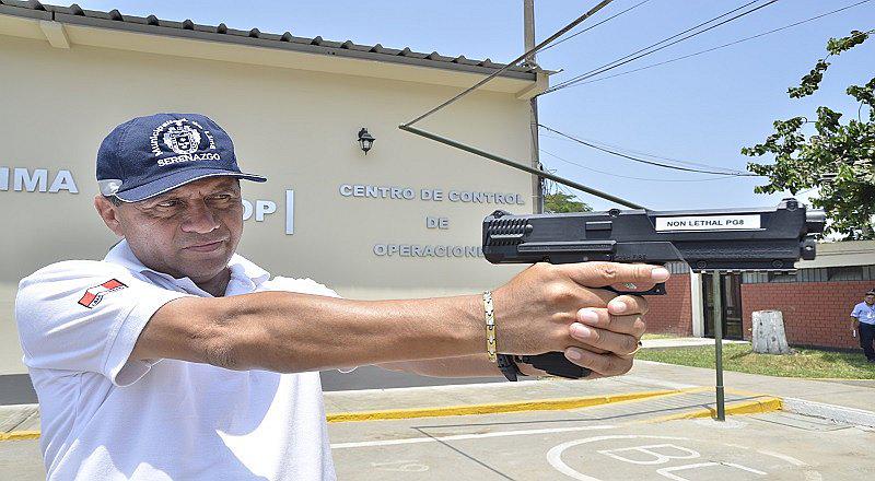 Serenos salen desde hoy a las calles con armas no letales y sin policías