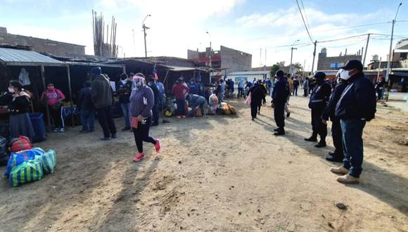 Piura: Desalojan a 200 ambulantes que invadieron los alrededores del mercado Santa Rosa (Foto: Municipalidad de Paita)