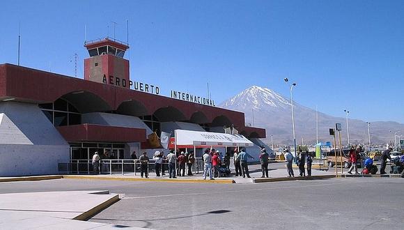 Arequipa: Pasajera bromea con existencia de bomba y cierra todo el aeropuerto