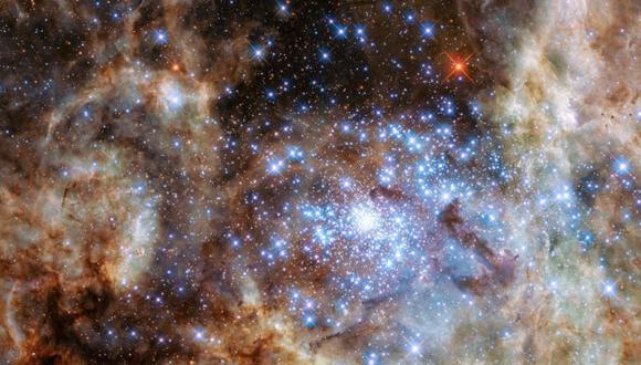 Descubren el mayor cúmulo de estrellas supermasivas conocido