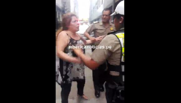 La Victoria: Intervienen a señora que golpeó a dos mujeres policías