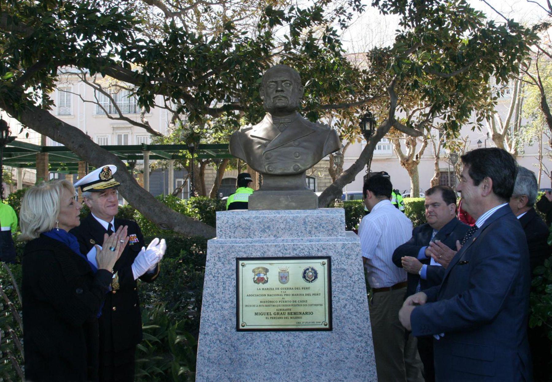 Busto de Miguel Grau será develado en la Escuela Naval Militar de Veracruz (México)
