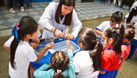 La Universidad Cayetano Heredia desarrolla talleres científicos dirigido a escolares. Foto: Difusión.