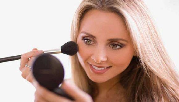 ¿Cómo maquillarte a los 40? 10 consejos a tomar en cuenta