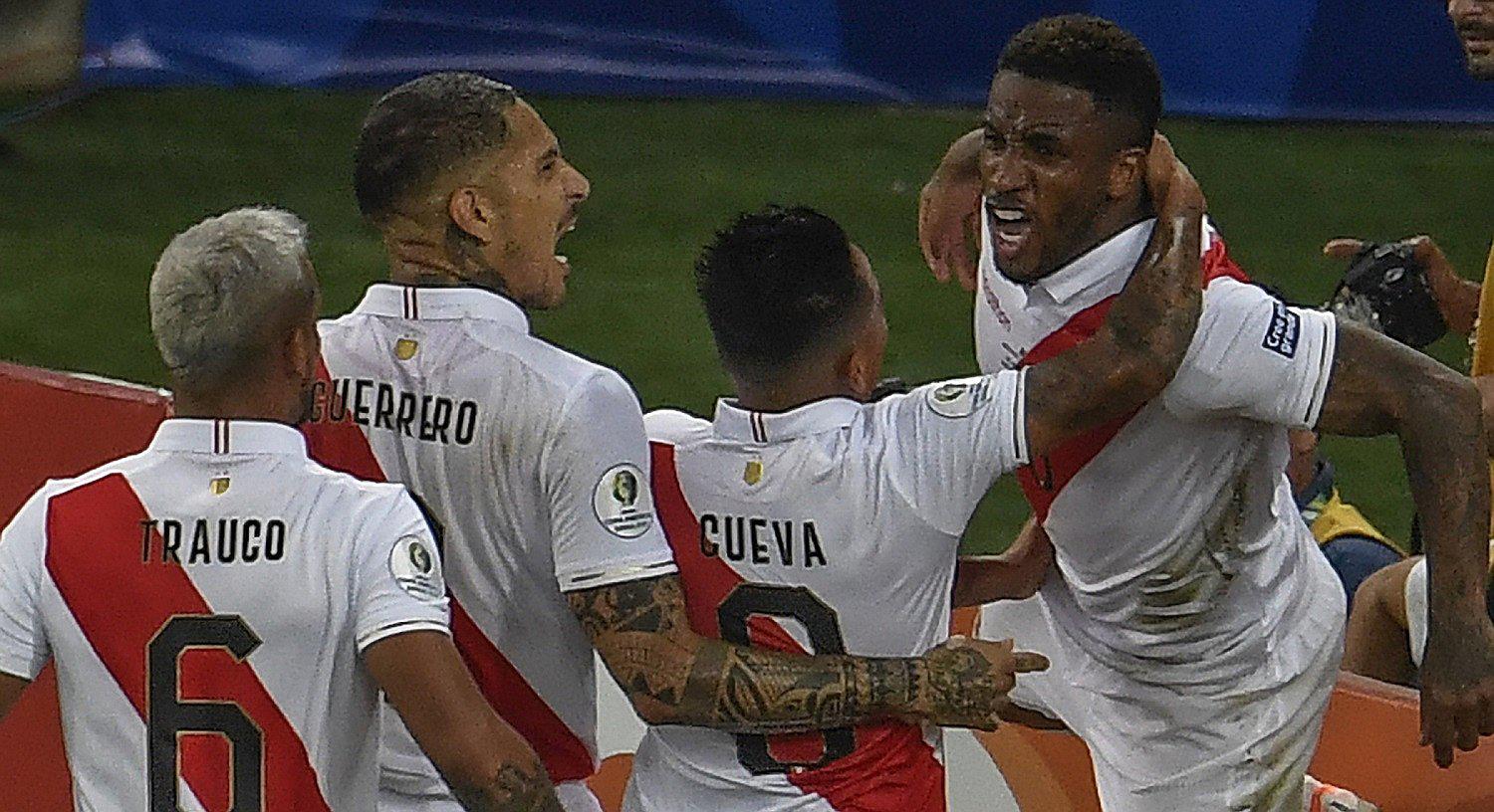 Con GOLAZOS de Guerrero, Farfán y Flores, Perú ganó 3-1 a Bolivia│CRÓNICA 