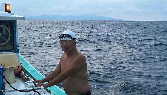 Japonés de 73 años es un crack de la natación y bate récord