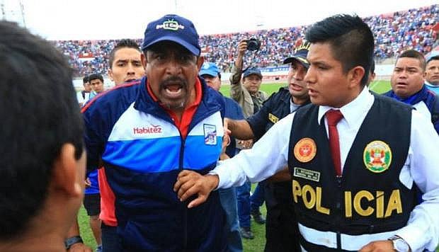 FPF suspende a DT de Carlos Manucci, José Soto tras agresión a policía