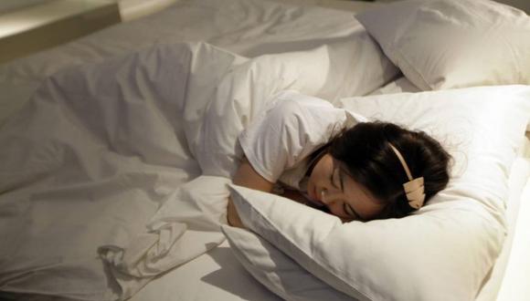 La gente que duerme menos tiempo tiene más riesgo de resfriarse