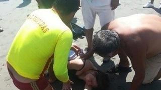 Dos venezolanas y un peruano casi mueren ahogados en playa de Trujillo 