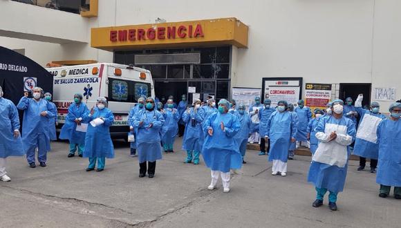 Arequipa: Médicos protestan por falta de área de aislamiento en Hospital Honorio Delgado.