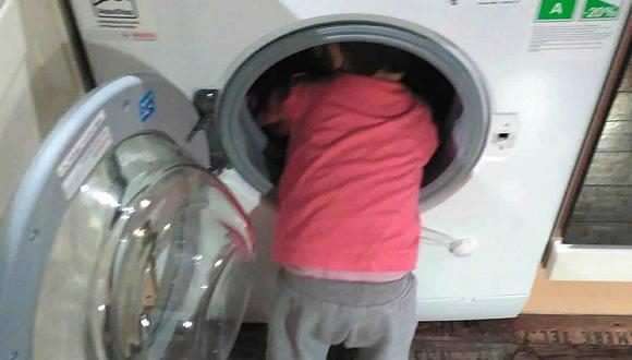 Niñero mete a niñito de 2 años en una lavadora, lo filma y lo comparte en redes sociales (FOTO)