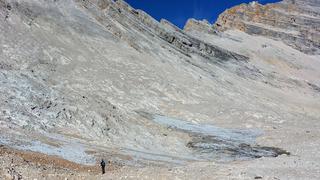 Caluroso verano en Alemania derrite a un ritmo acelerado un glaciar en los Alpes