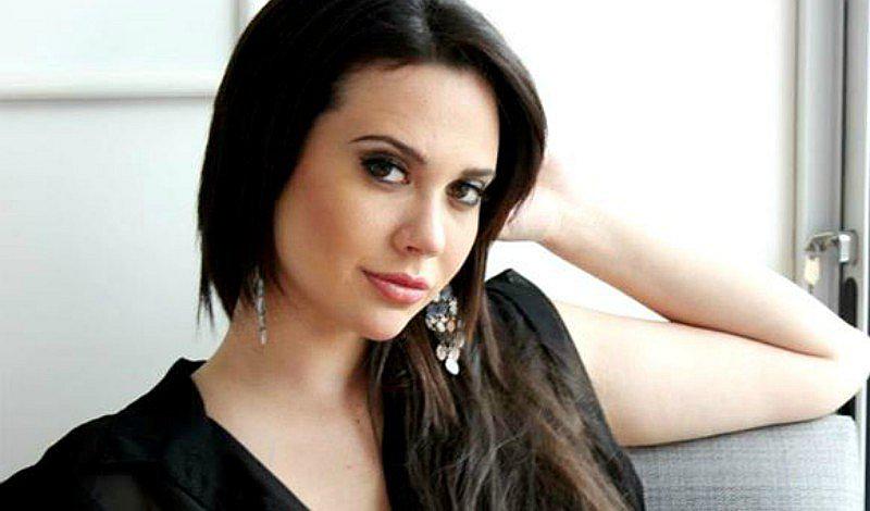 Lucía Oxenford realiza broma a su papá