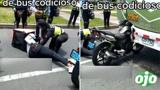 Motorizado sufre accidente por exceso de velocidad y su moto queda atorada en un bus