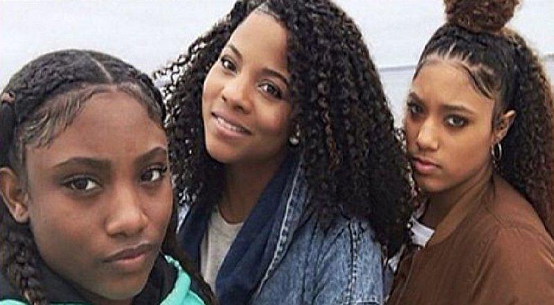 Twitter: mamita de 40 años luce como sus hijas y hasta genera confusión (FOTOS) 