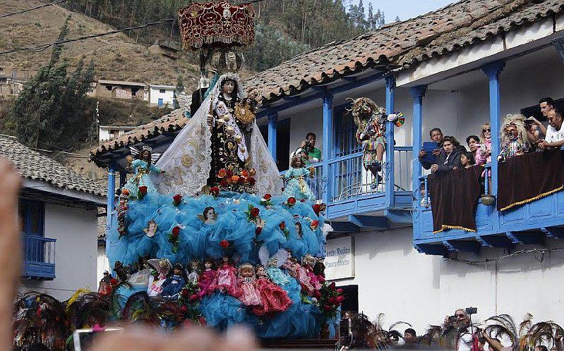 Cusco: danza y devoción en la festividad de la Virgen del Carmen en Paucartambo